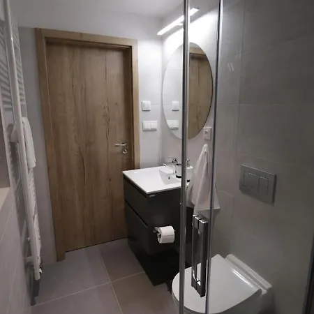 Stresni Apartman S Terasou Hradec Králové Extérieur photo
