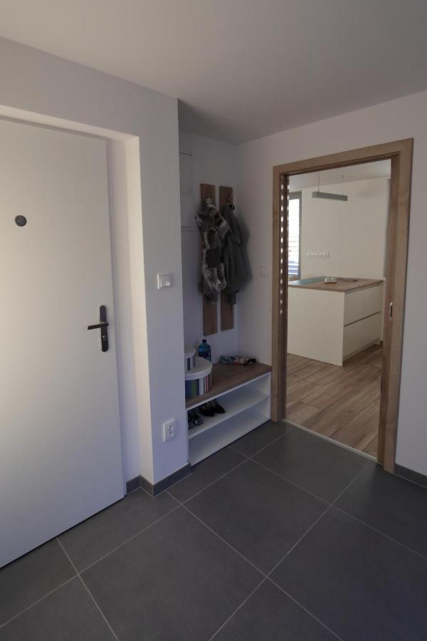 Stresni S Terasou Apartment